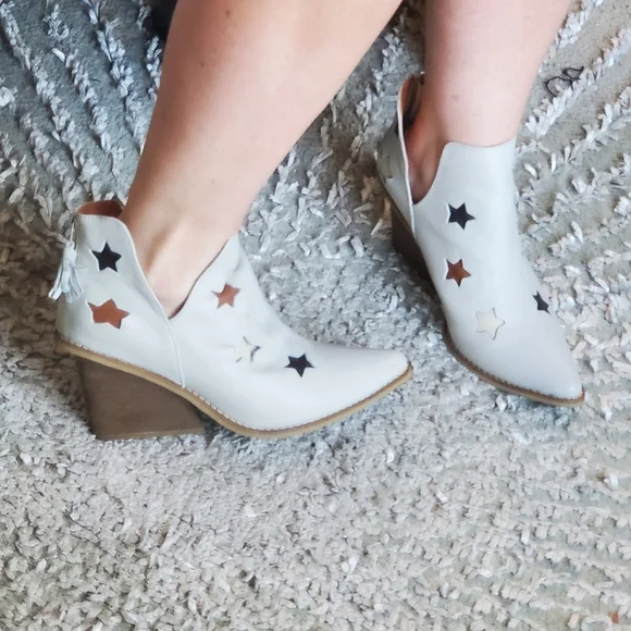 Silvia Cobos Shoot For The Moon Leather Star Booties - Picture 11 of 12